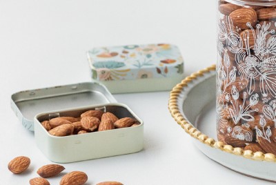 almond tin